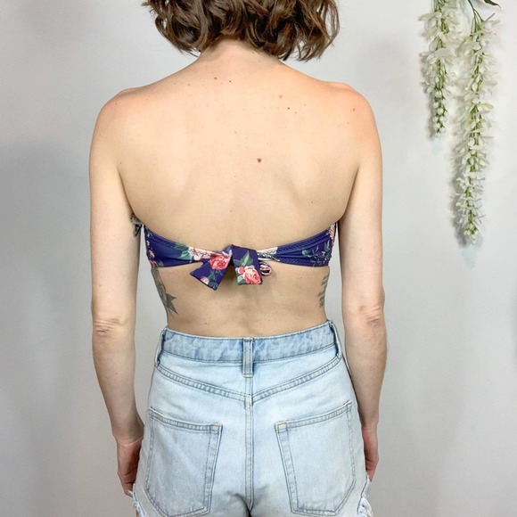WILDFOX Gypsy bikini top purple floral gold WF hardware halter - Picture 3 of 9